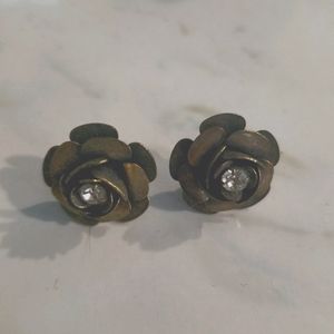 Betsey johnson rose stud earrings